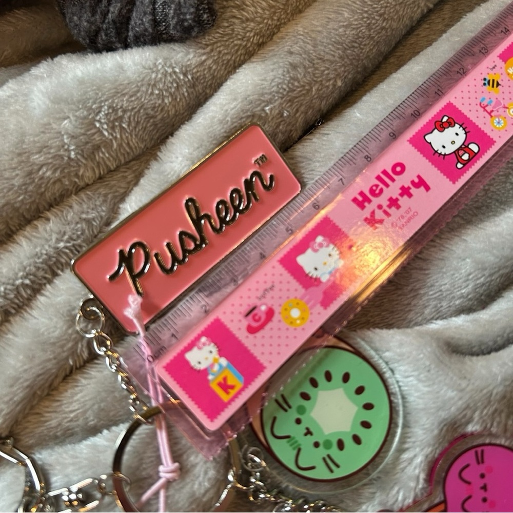 Pusheen Fruits Keychain Set Exclusive Charms! - Picture 6 of 9